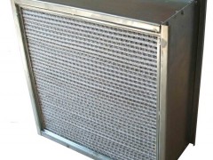 空气过滤器(Air Filter)是指空气过滤装置，一般用于洁净车间，洁净厂房，洁净手术室、实验室及洁净室，或者用于电子机械通信设备等的防尘。有初效过滤器，中效过滤器，高中效过滤器，亚高效及高效过滤器共五种型号。各种型号有不同的标准和使用效能。


温馨提示：以上高效空气过滤器厂家信息由广州启绿空气净化设备有限公司厂家提供www.qilva.com，如你还想了解更多有关高效空气过滤器信息，欢迎你的来咨询或者考察，来电咨询13922242688林经理，谢谢！！！
